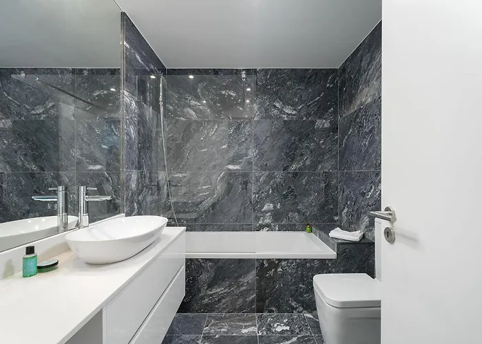 Luxury T2 With Ocean View Portimão