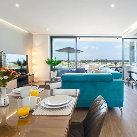 Апартаменты Luxury T2 With Ocean View Портиман