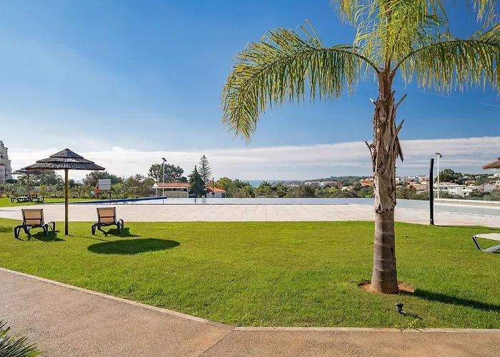 Luxury T2 With Ocean View Portimão